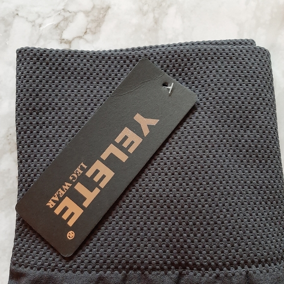 LAST 1! PLUS Tummy Control Leggings - Picture 6 of 6